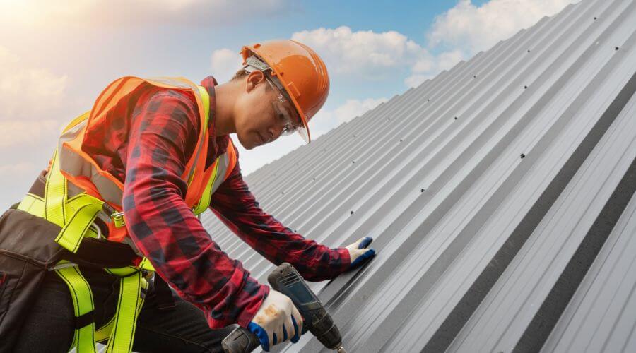 Professional Emergency Roof Repairs services in Lowry, VA